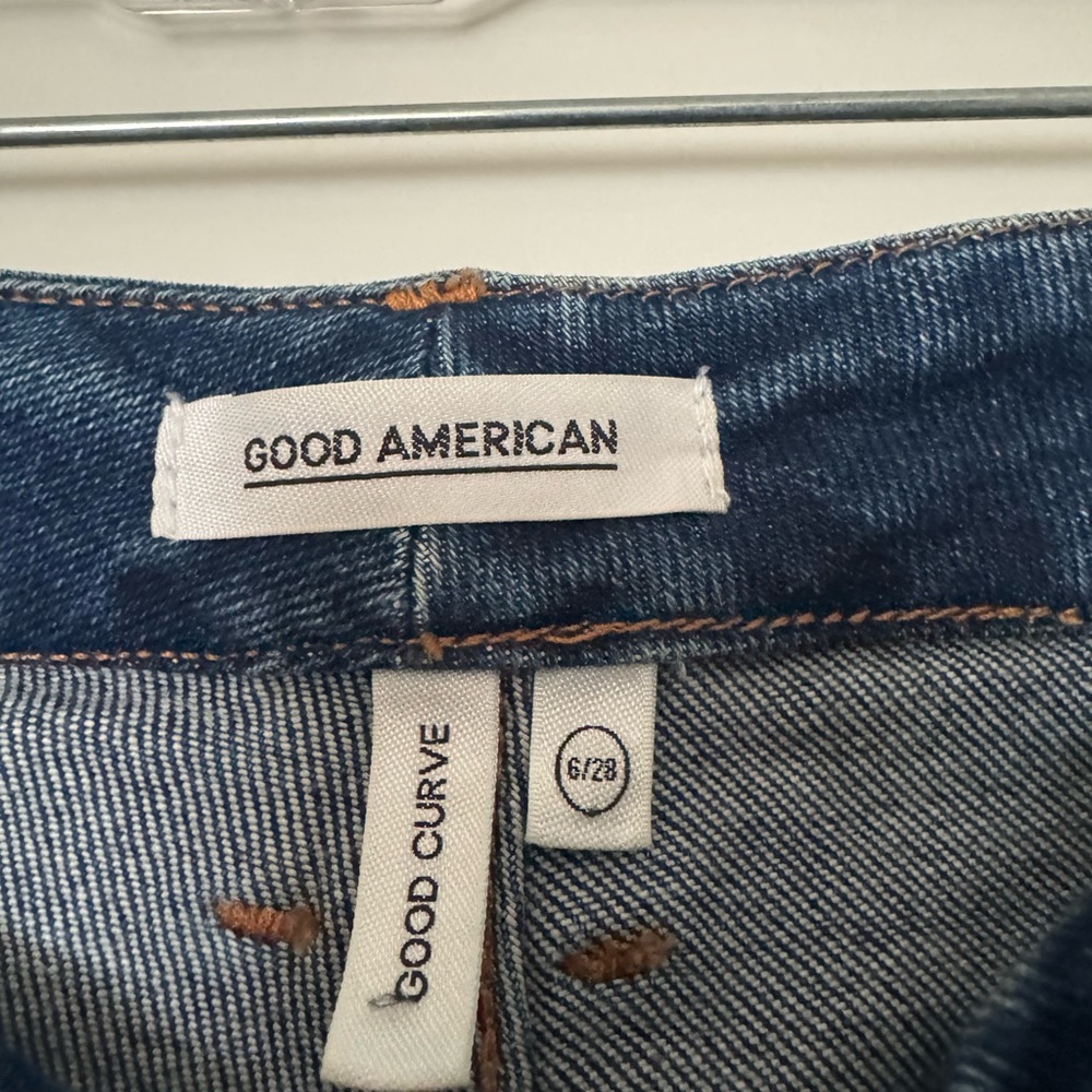 Good American women’s Dark Blue Denim anckle straight Jeans